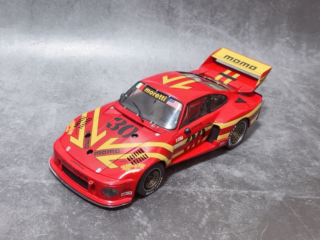 1/18 エグゾト ポルシェ 935 ツインターボ MOMO IMSA