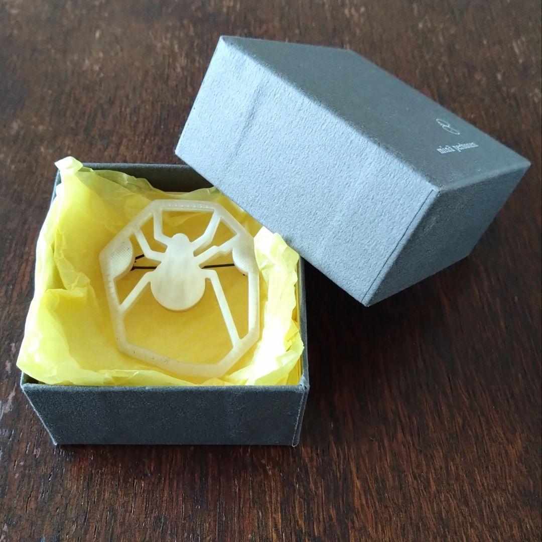 【正規品】ミナペルホネン　minä perhonen kumo 水牛　ブローチ