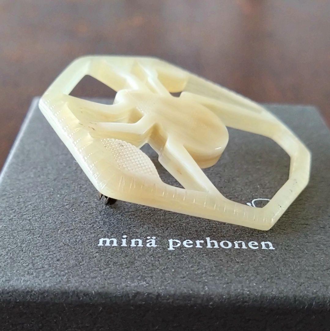 【正規品】ミナペルホネン　minä perhonen kumo 水牛　ブローチ