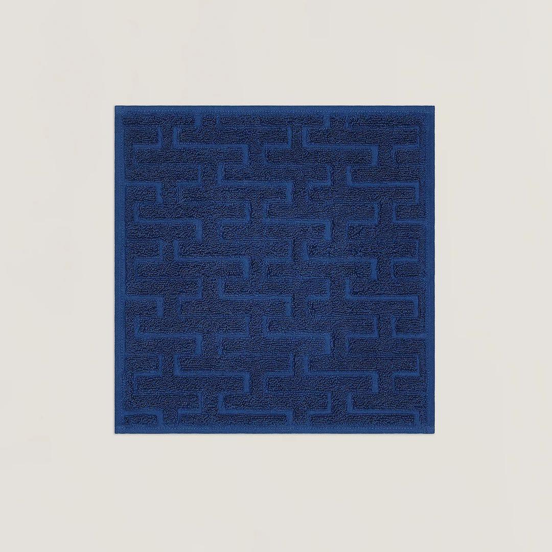 HERMES カレ・タオル 《ステアーズ》