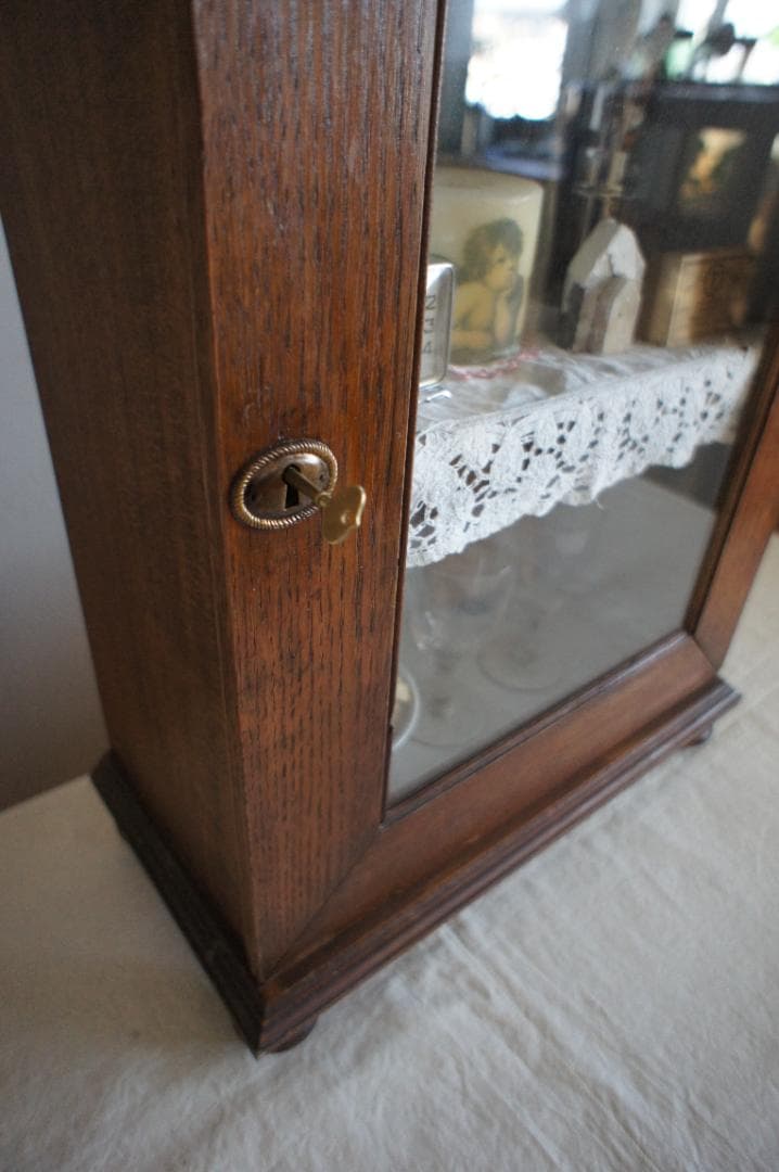 フランスアンティーク　飾り棚　壁掛け　キャビネット　ガラスケース