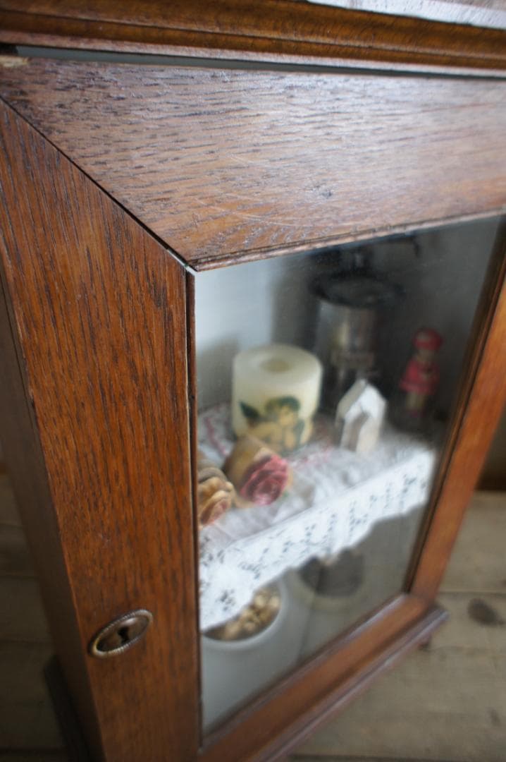 フランスアンティーク　飾り棚　壁掛け　キャビネット　ガラスケース