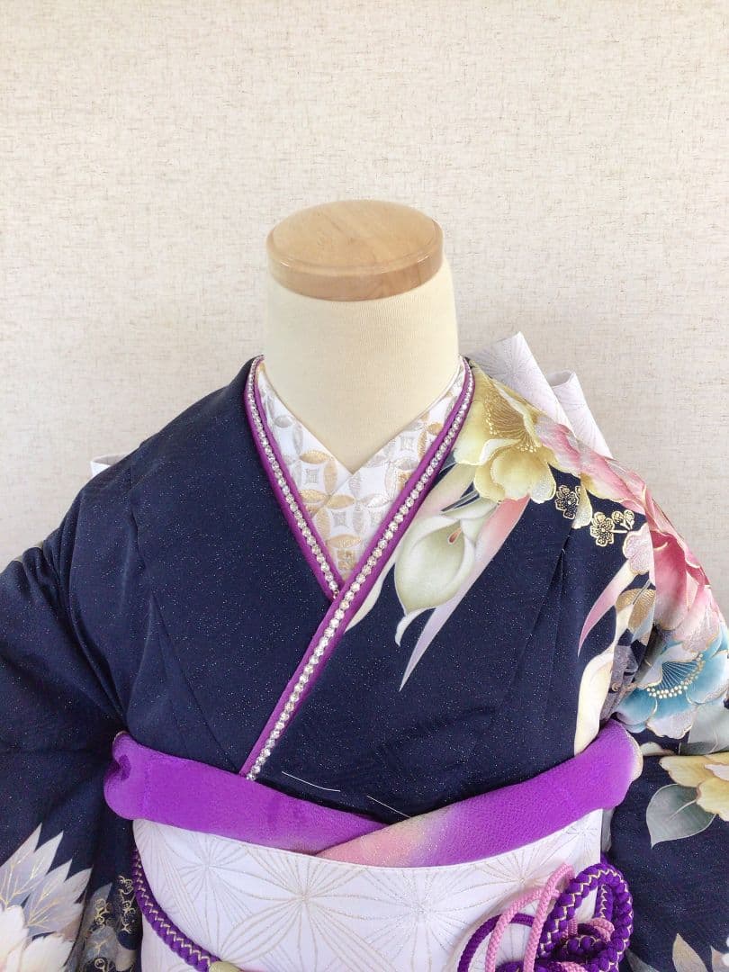 紺地の上品な松竹梅の古典振袖　振袖のみ