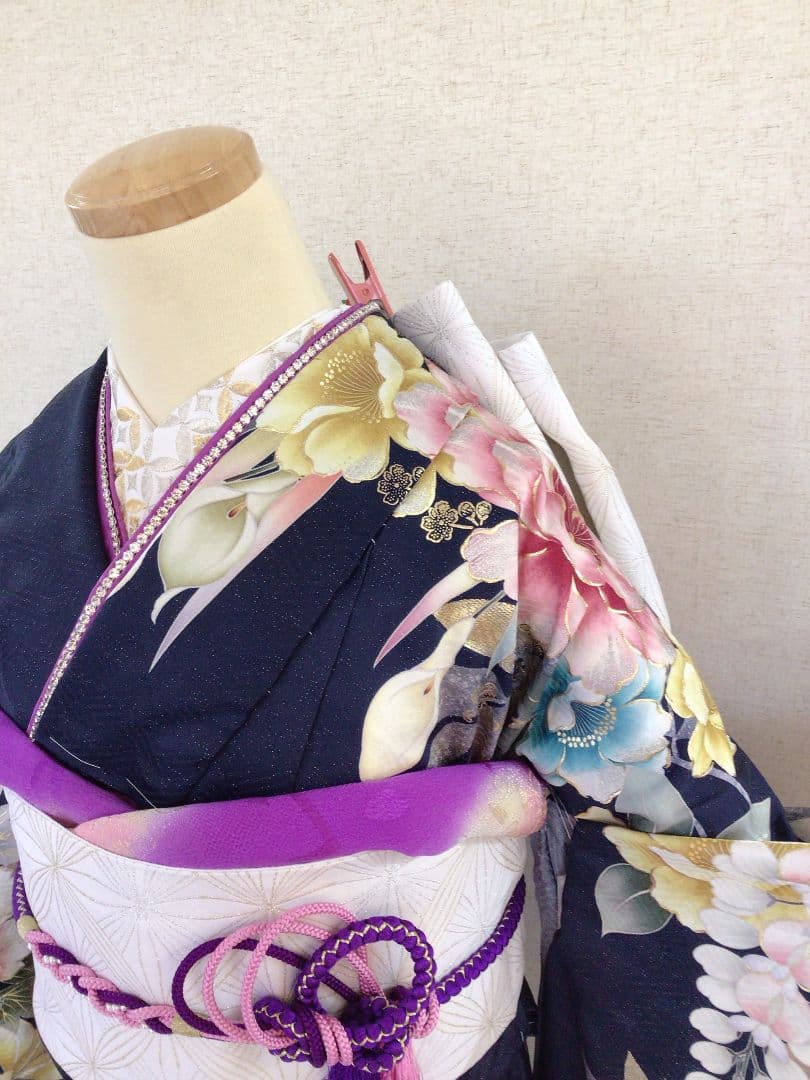 紺地の上品な松竹梅の古典振袖　振袖のみ