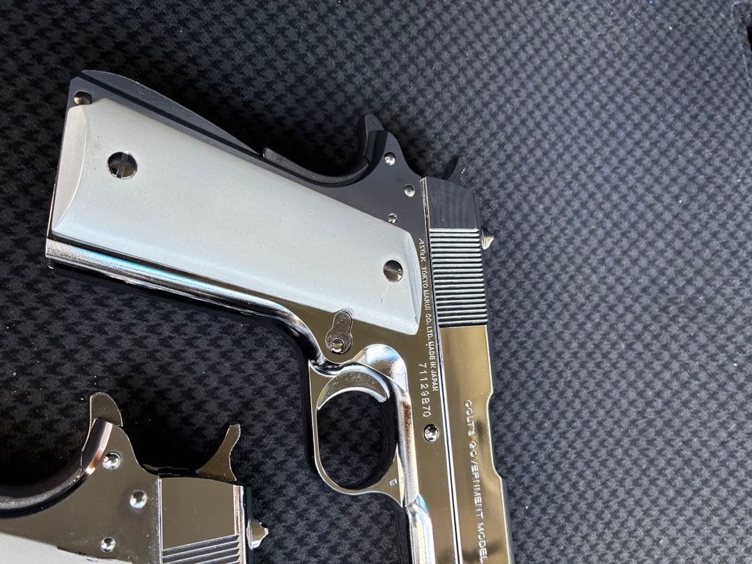 1911 ガバメント　ニッケルフィニッシュ　エアガン ケース付き ガスガン