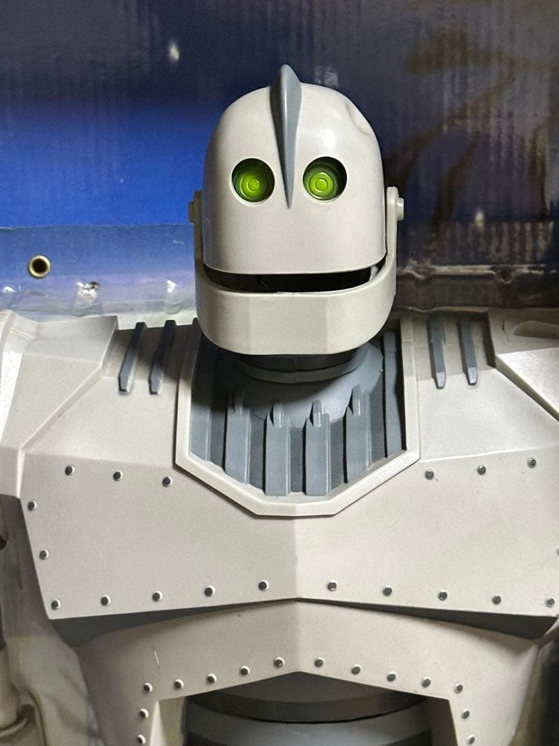 絶版　アイアン・ジャイアント ライト＆サウンド トーキング巨大フィギュア