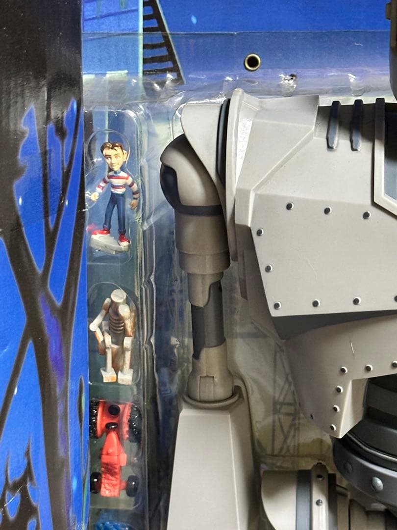 絶版　アイアン・ジャイアント ライト＆サウンド トーキング巨大フィギュア