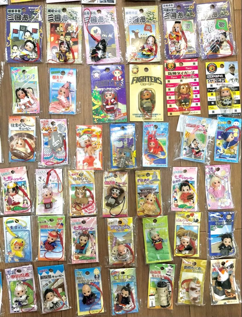 ご当地キューピー　152個まとめ売り その中で FIGHTERS 2個阪神2個