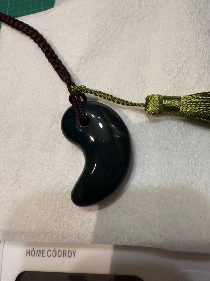 出雲石‼️碧玉‼️青石‼️勾玉‼️特大サイズ41、5mm‼️送料無料‼️破格出品‼️鑑定書付