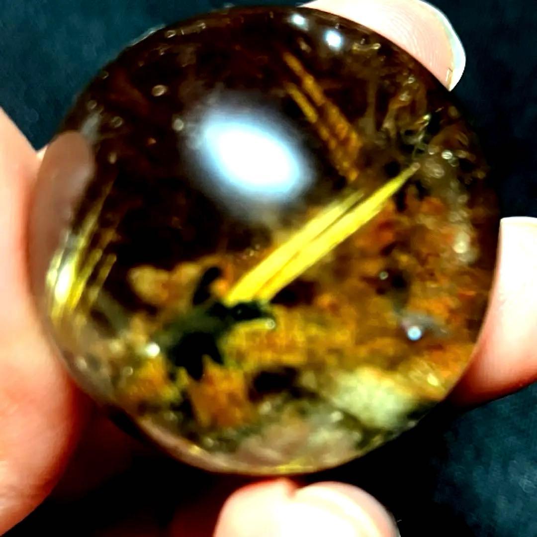 30mm 虹入りゴールドタイチンルチルクォーツ　丸玉　スフィア　金針水晶