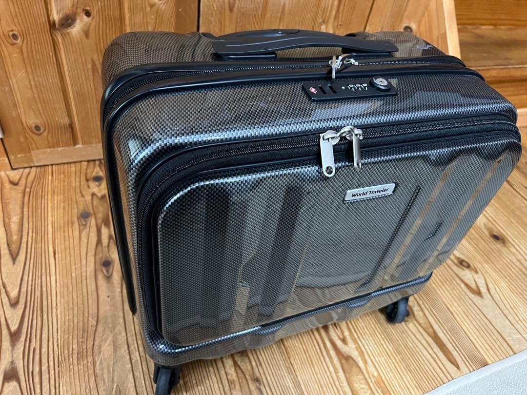 キャリーケース（機内持ち込み）28L・TSAロック・ワールドトラベラー
