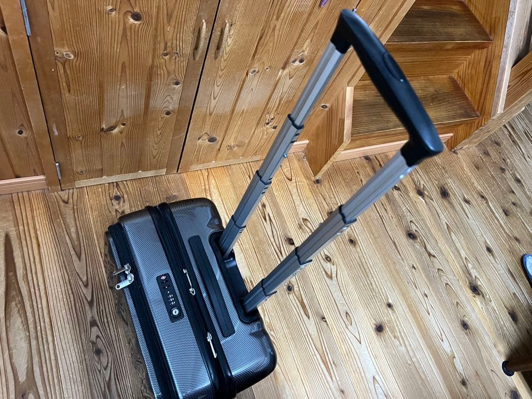 キャリーケース（機内持ち込み）28L・TSAロック・ワールドトラベラー