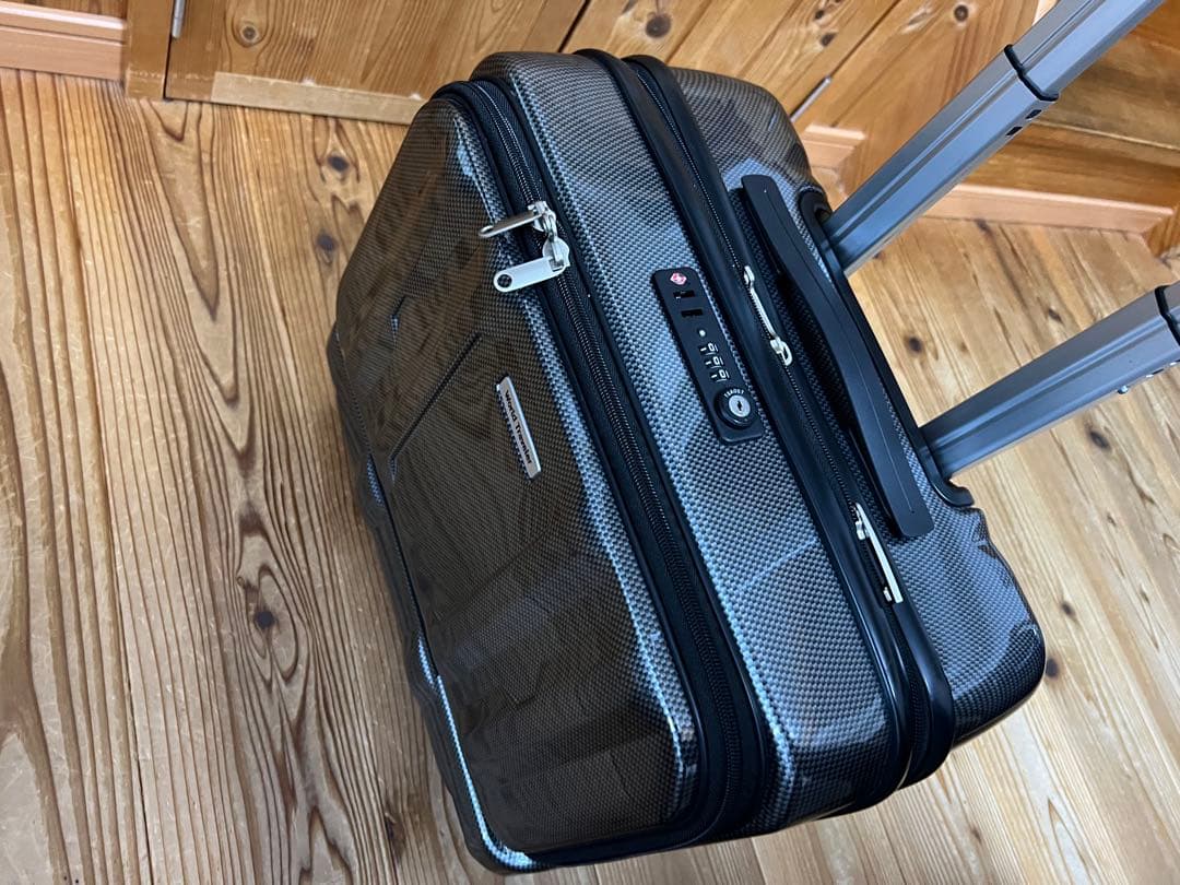 キャリーケース（機内持ち込み）28L・TSAロック・ワールドトラベラー