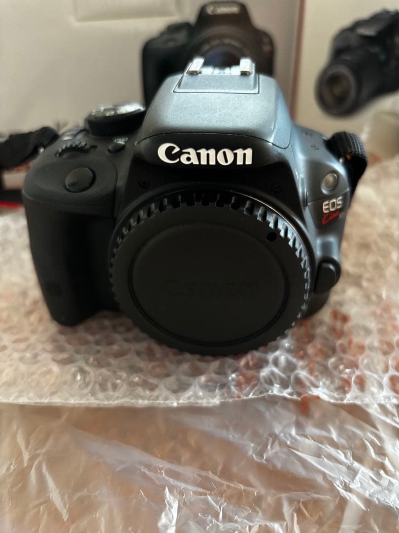 キヤノン　Canon EOS Kiss X7 ダブルズームキット　一眼レフカメラ