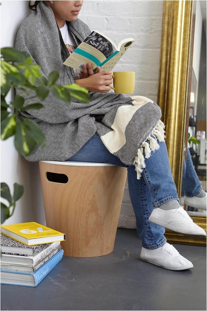 umbra WOODROW 収納スツール 持ち手付き 椅子 収納 整理整頓 木製