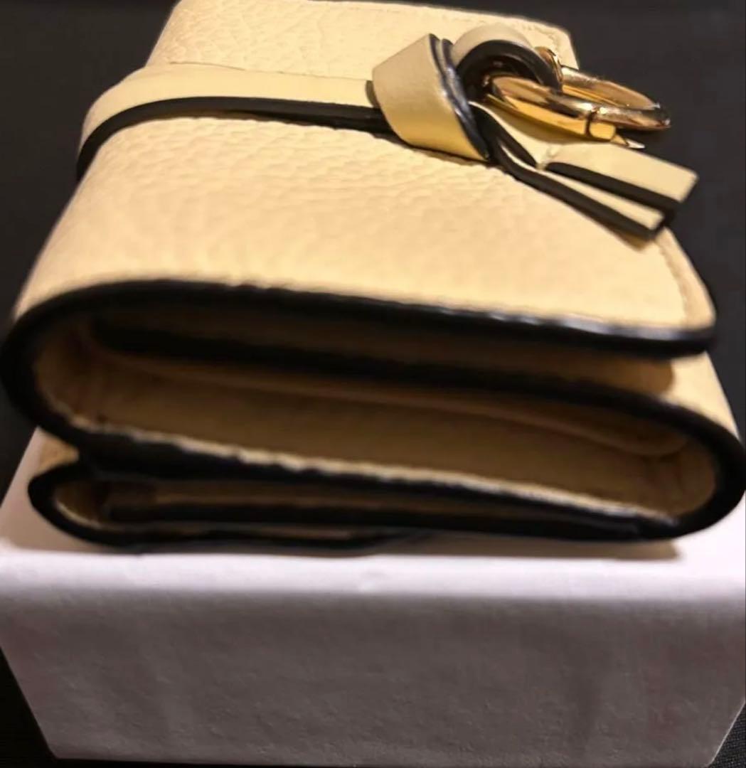 Chloeクロエ アルファベット トリフォールドウォレット ソフティイエロー