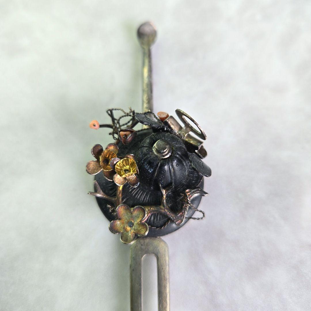 逸品　アンティーク　金工　簪　兜　銀かんざし　珊瑚　G1　着物　金工　骨董