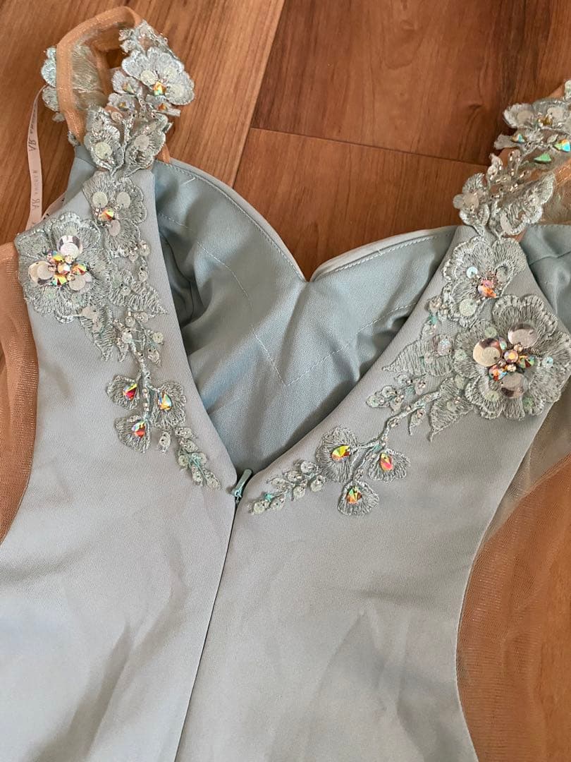 エンジェルアール　キャバドレス　ミント　水色刺繍タイトドレス