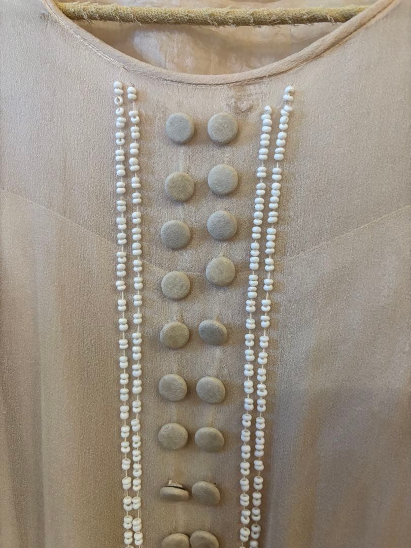 フランスアンティーク　絹シルクのエクリュカラー刺繍入りチュールドレス