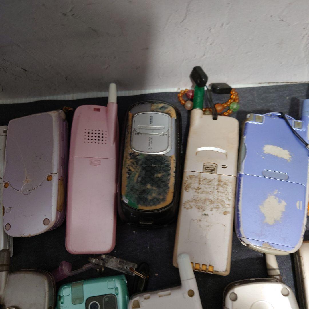 ①ジャンク ガラケー 現状渡し 部品取り 22個 まとめ