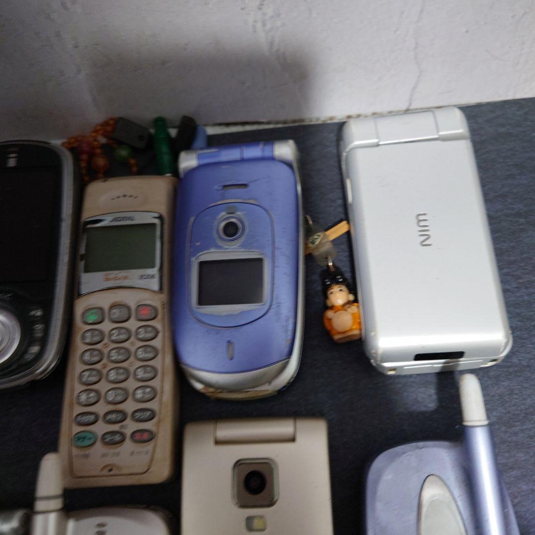 ①ジャンク ガラケー 現状渡し 部品取り 22個 まとめ