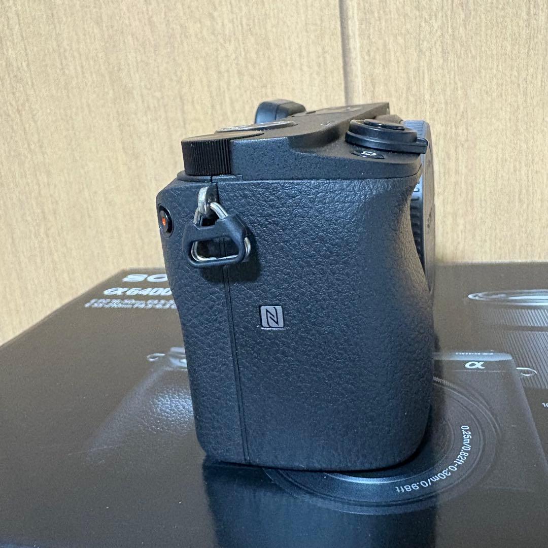 1,903ショット! SONY α6400 ボディ 本体 極上品 液晶保護付