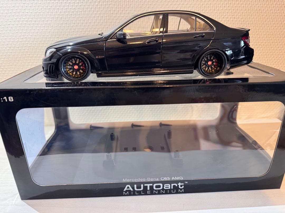 AUTOart メルセデス・ベンツ C63 AMG 1:18