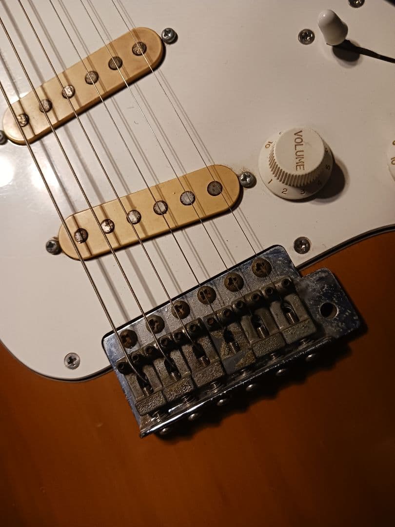 フェルナンデス　エレキギター　ストラトキャスター