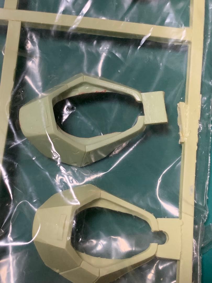 ボークス 1/100 FSS レッドミラージュ•ジョーカー3100