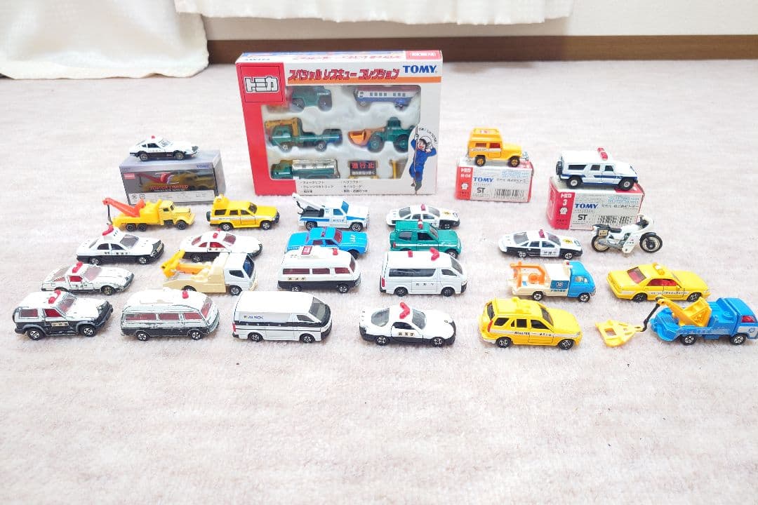 トミカ 警察車両