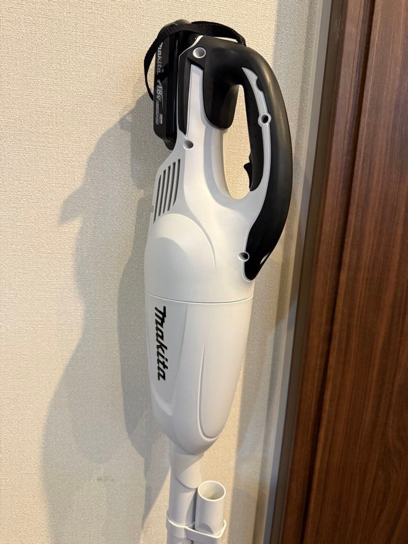 マキタ スティッククリーナー ホワイトCL180FD【バッテリー付】