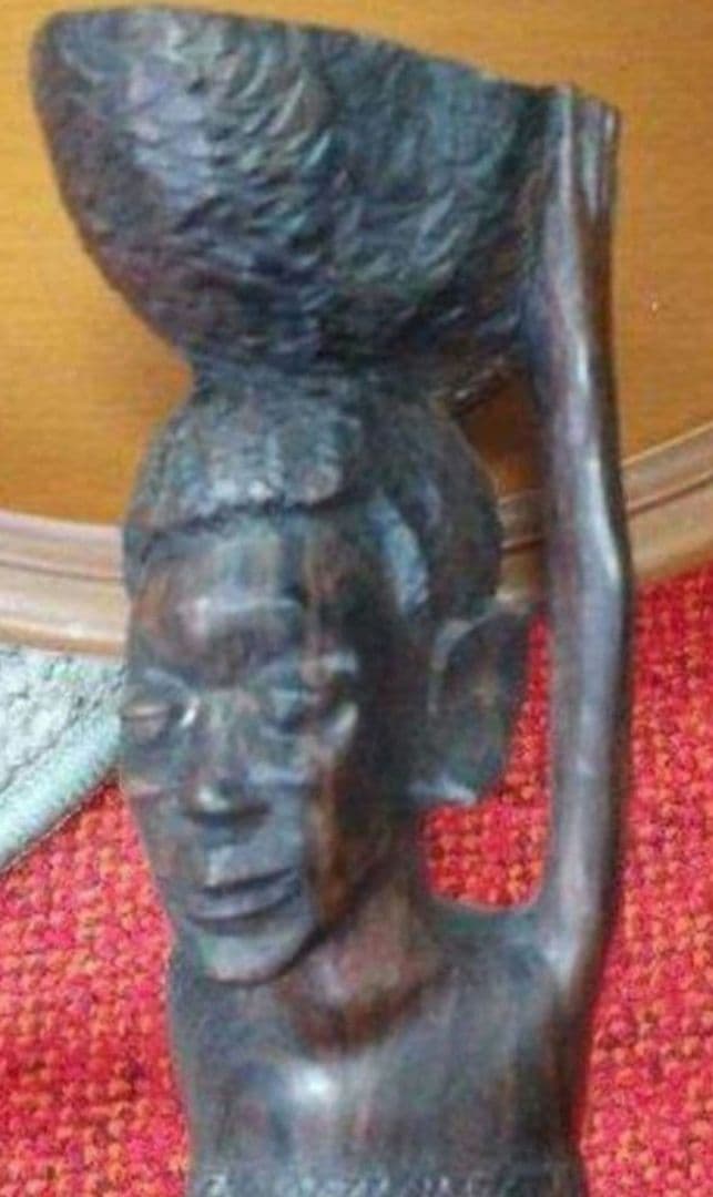 木製女性像 彫刻　レア、タンザニアの一刀彫オブジェです