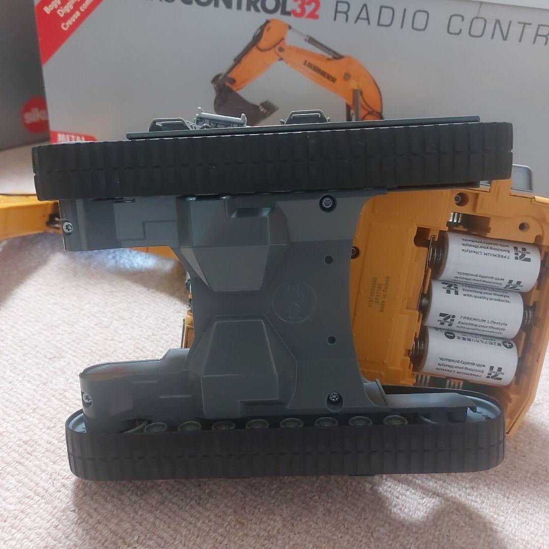 siku CONTROL1:32 ラジコンショベルカーLIEBHERR R980