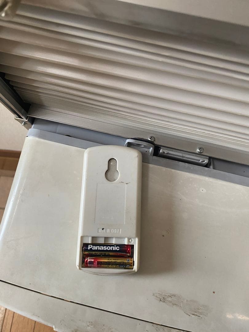 窓用エアコン ホワイト リモコン付き(古河市引き取り可能です)