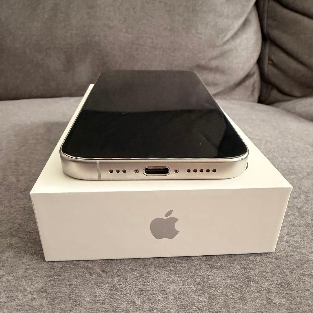 iPhone 15 Pro 256GB ホワイトSIMフリー 【バッテリー良好】