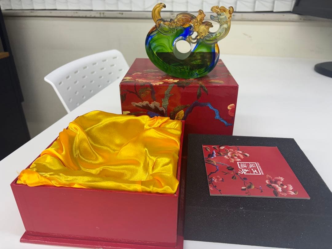 ガラス製ドラゴン彫刻装飾品