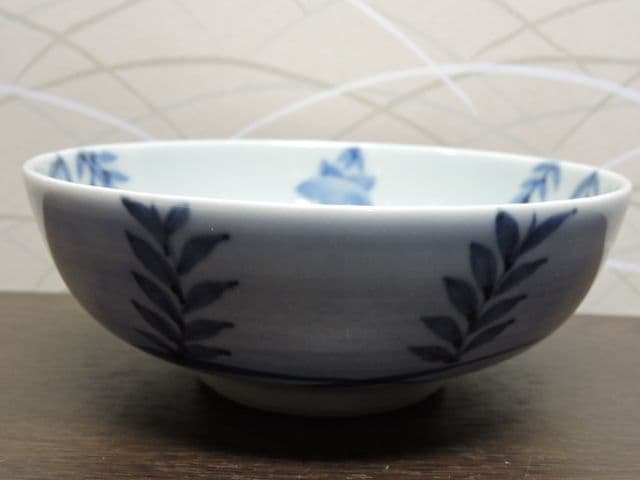 染付桔梗画茶碗　祥平造　共箱有　M１３２０