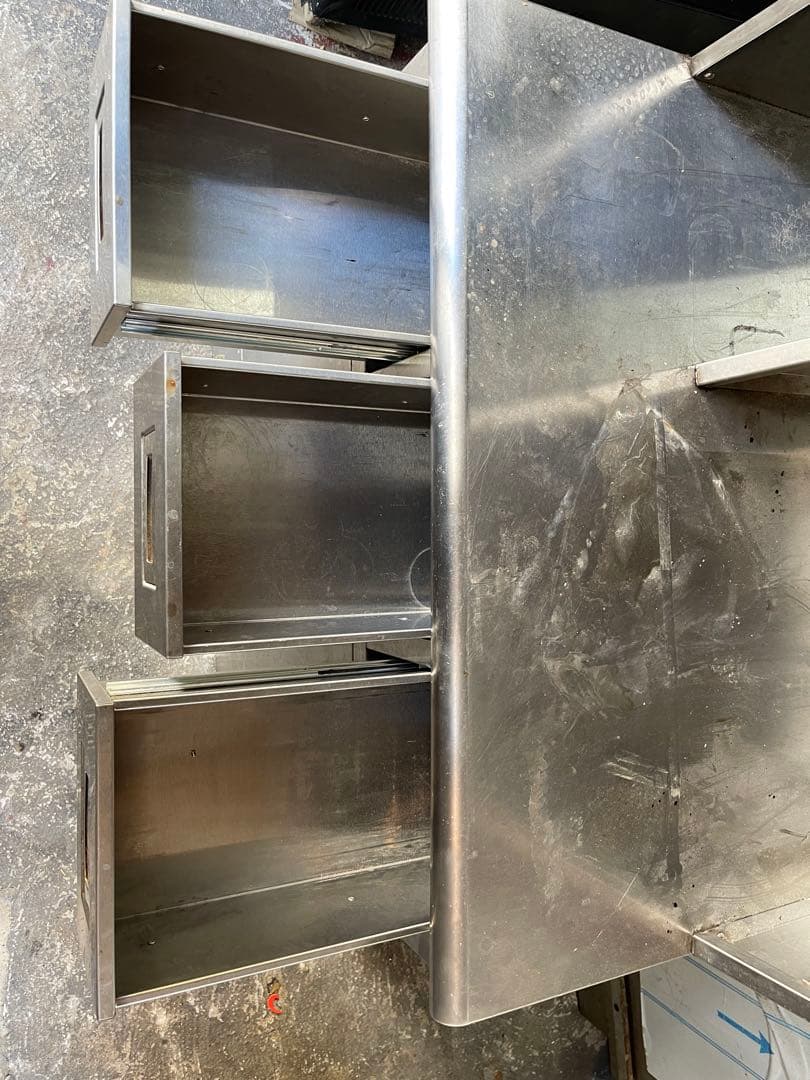 ステンレス製ディスプレイキャビネット