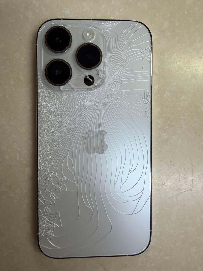 【たつや】iPhone 14 Pro シルバー 128GB