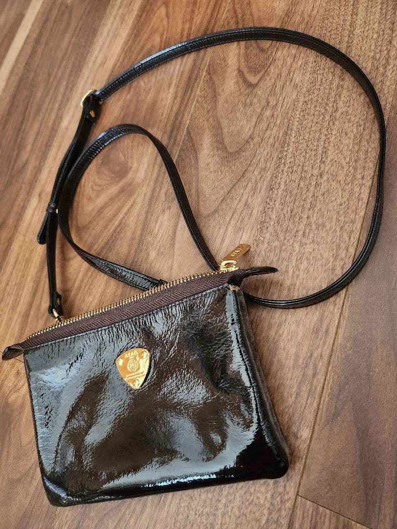 ATAO プープー/ミニサイズのお財布ポシェット エナメル ブラウン