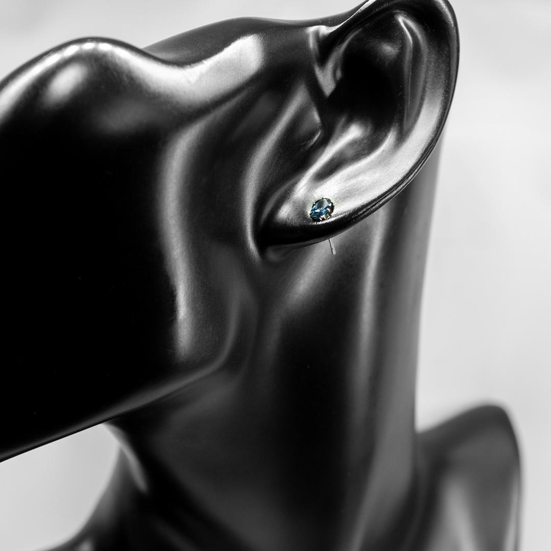 【chaka】天然石 0.3ct ティール サファイア ピアス ペア