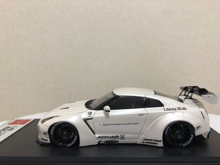 ミニカー Liberty Walk GTR-R35  EILODON