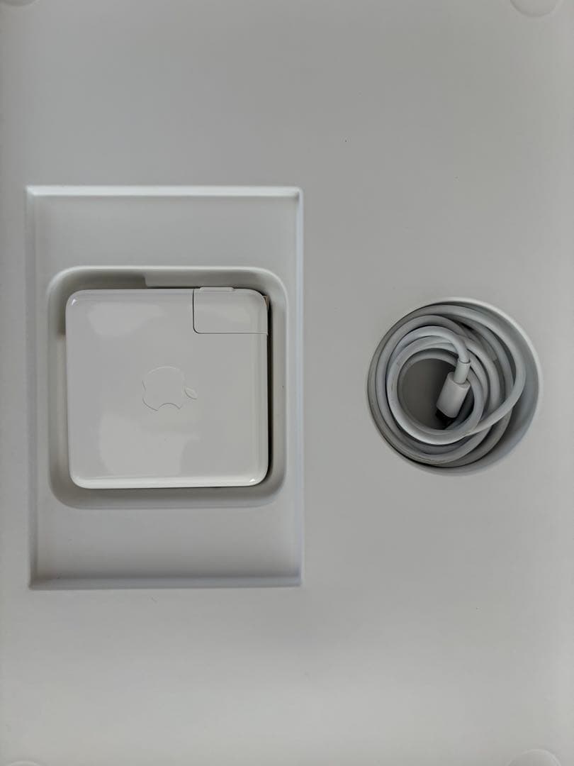 MacBookpro16インチ2019 i7/16GB/512GB