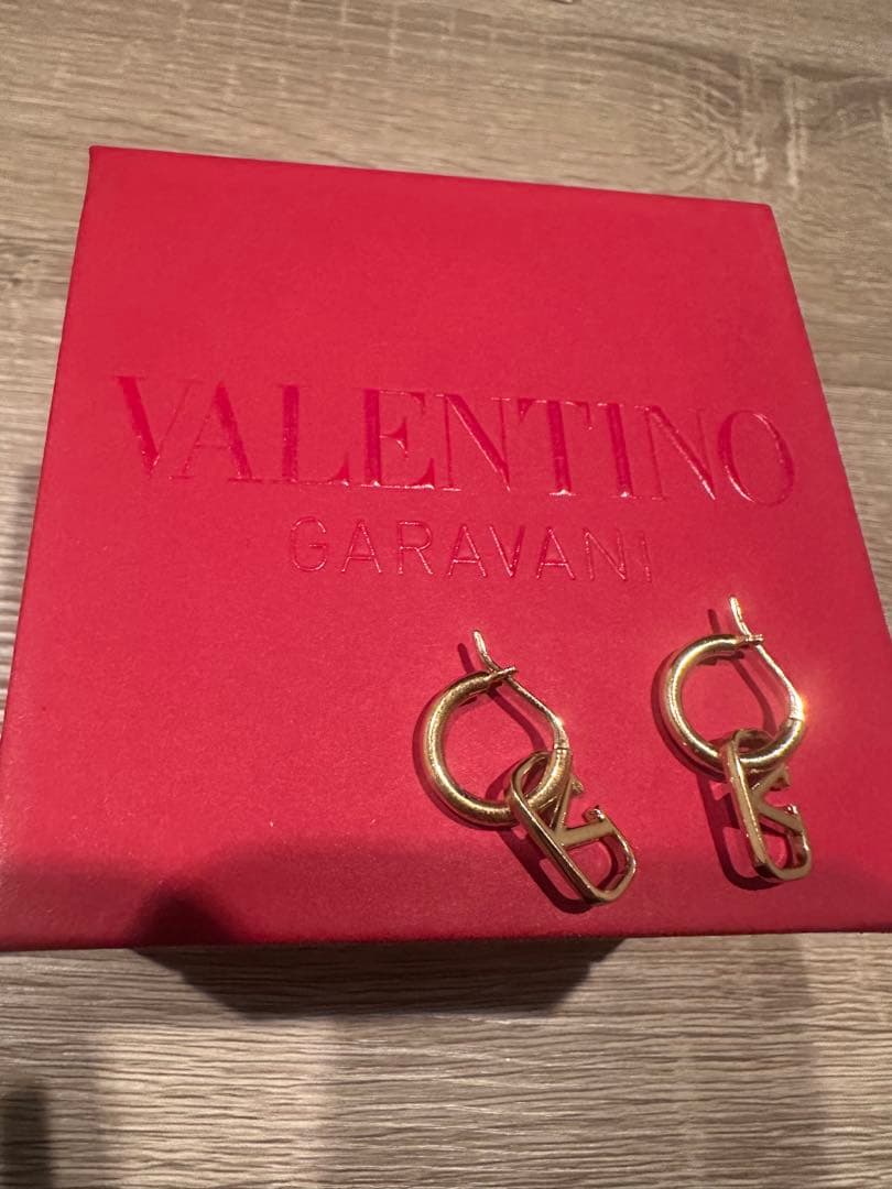 ヴァレンティノ ゴールドピアス　両耳