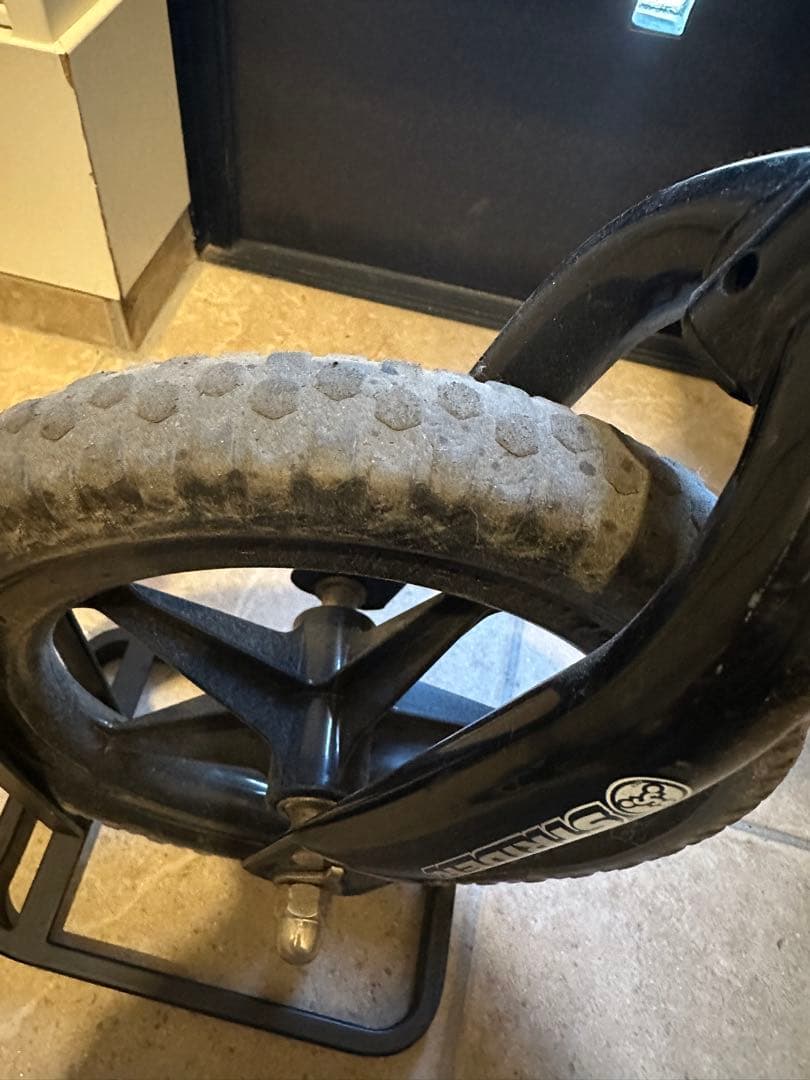 STRIDER 12インチ バランスバイク 青　室内保管　スタンド付き 箱無し