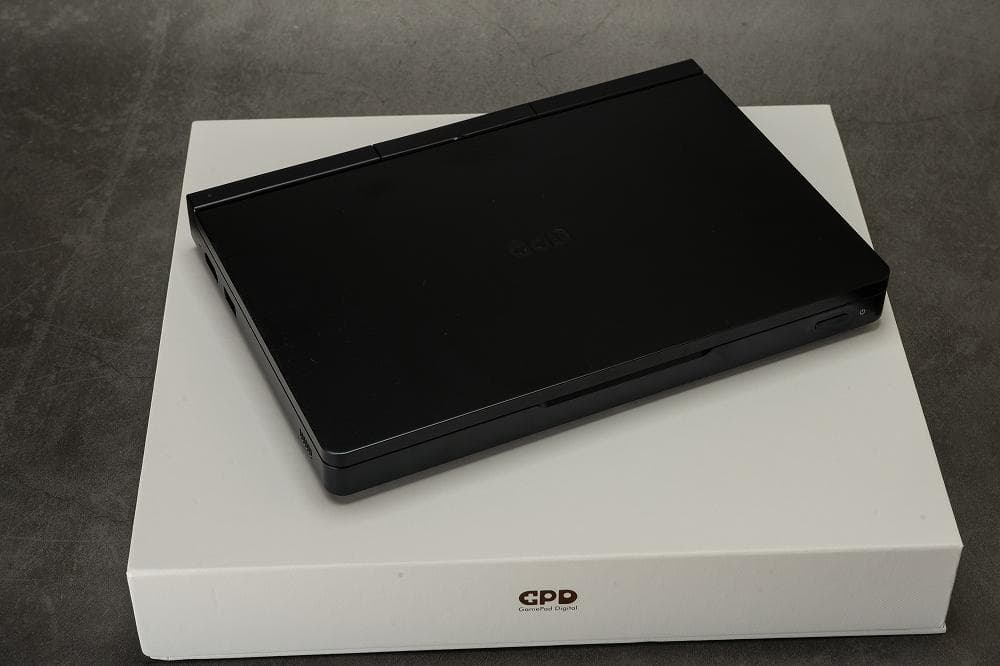 GPD Pocket 4 Ryzen7 8840U/16GB/1TB(ケース付)