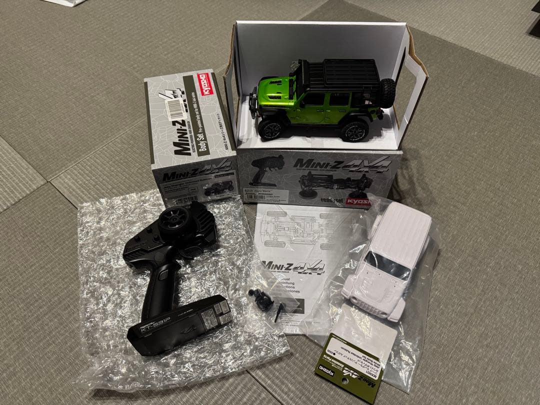 京商 ミニッツ4×4 jeep ラングラー ルビコン グリーン ボディ+2個付き