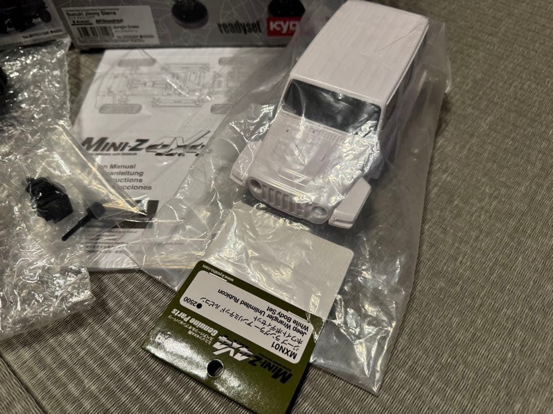 京商 ミニッツ4×4 jeep ラングラー ルビコン グリーン ボディ+2個付き