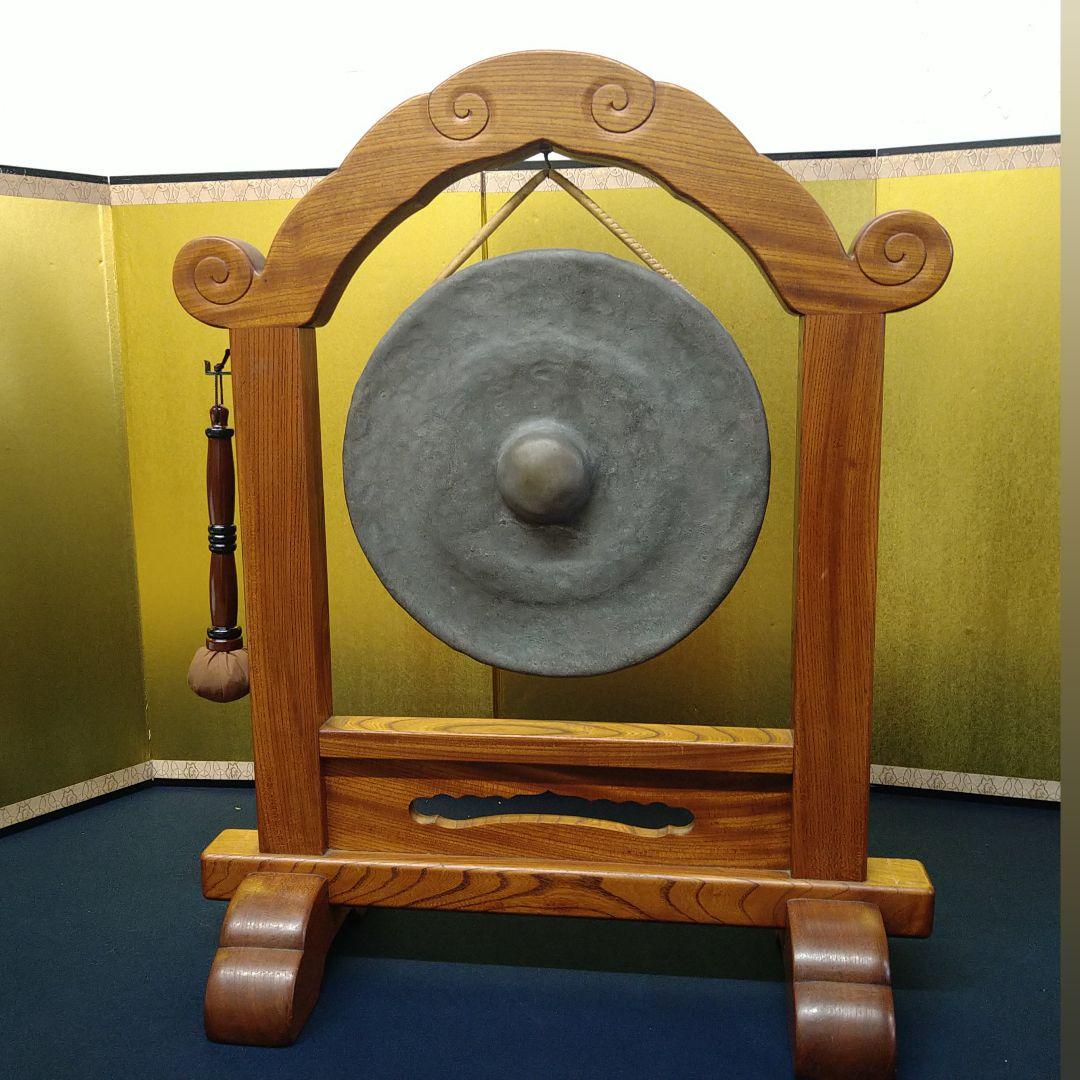 AJ51 茶道具 銅鑼 欅枠 木製 バチ バイ付未使用 茶事 鳴り物