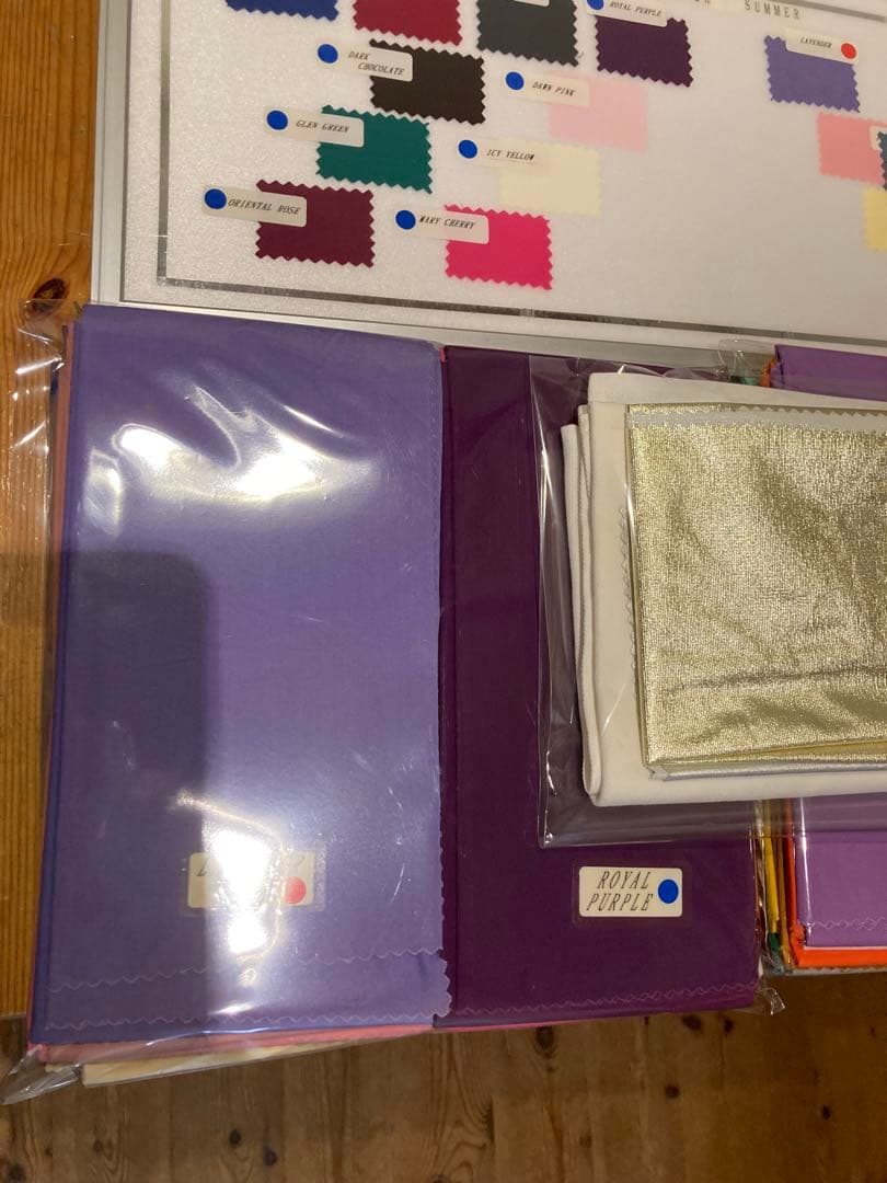 【美品】パーソナルカラー診断用ドレープ　40色　色見本表付き